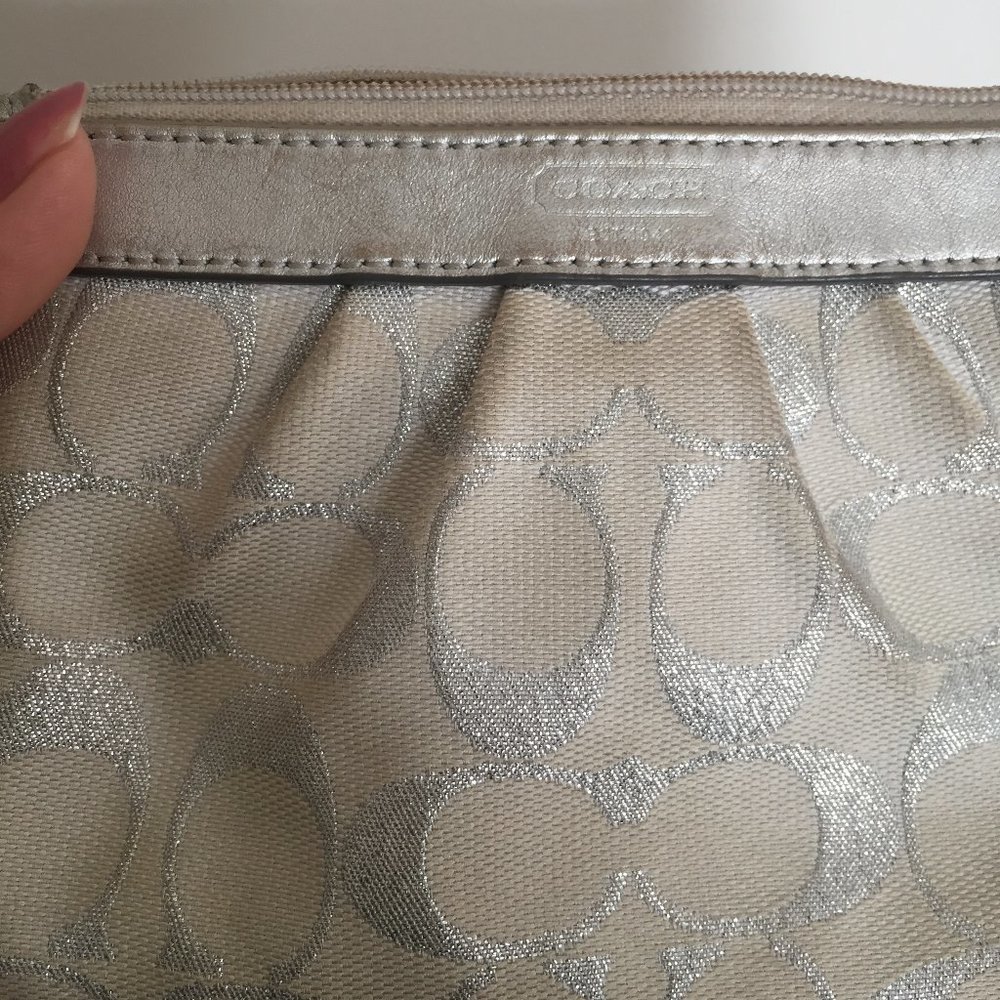 Coach Wristlet - Picture 6 of 6